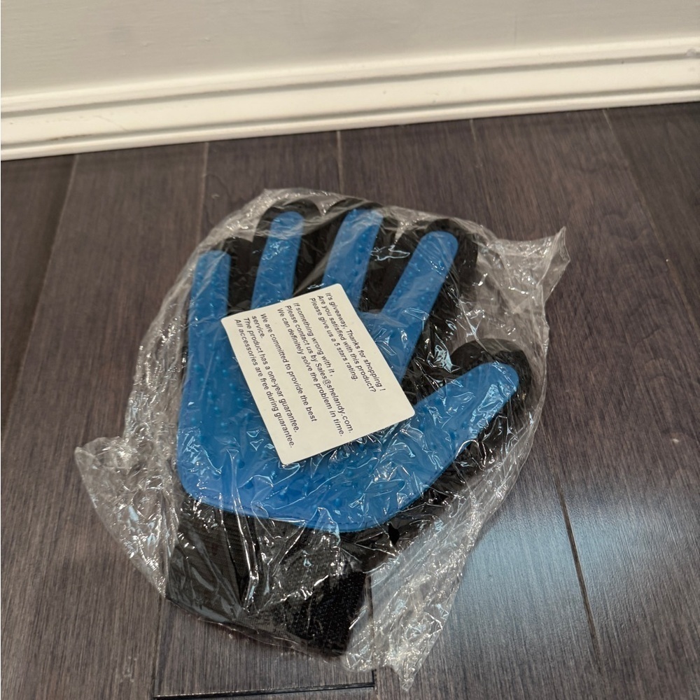 NWT Blue and Black Pet Dog Cat Grooming Gloves